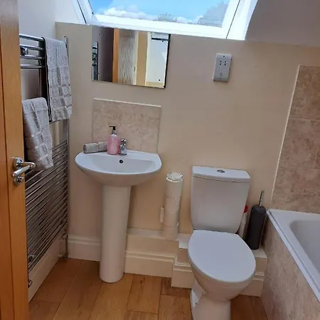 Appartamento Charming 1-Bed Loft In Caerleon Newport  Esterno foto