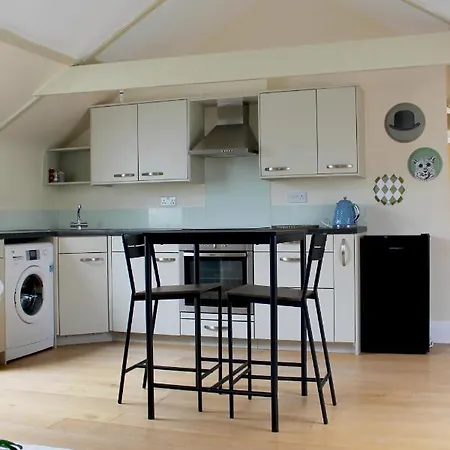 Appartamento Charming 1-Bed Loft In Caerleon Newport  Esterno foto