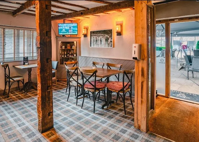 Charming 1-Bed Loft In Caerleon