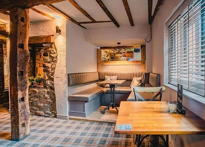 Charming 1-Bed Loft In Caerleon